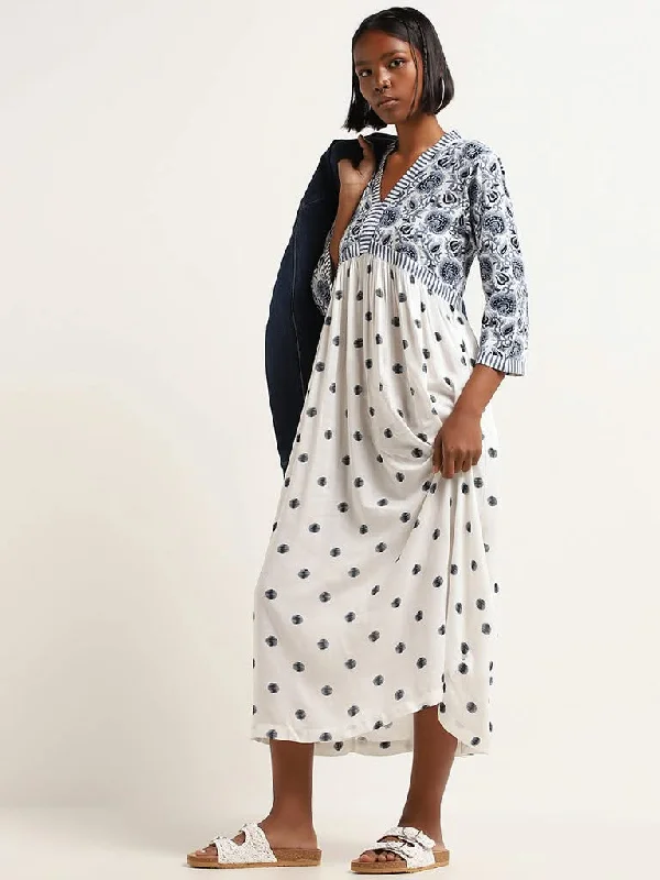 Women's budget - friendly denim pants Button - fly women jeans with a traditional touch Bombay Paisley White Floral A-Line Dress Women's budget - friendly denim pants Button - fly women jeans with a traditional touch Bombay Paisley White Floral A-Line Dress
