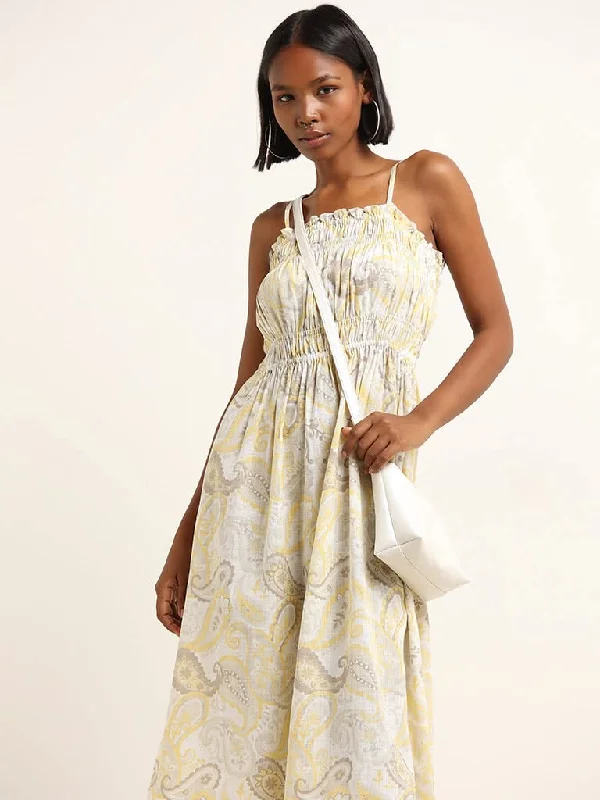 Women's printed floral pants High - waisted women jeans for a flattering silhouette Bombay Paisley Yellow Paisley Print Cotton A-Line Dress
