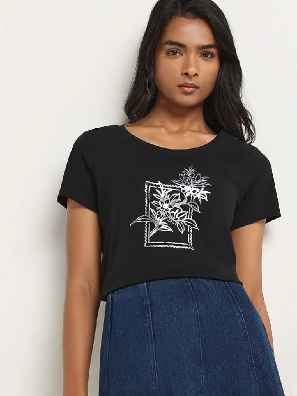 Women's nursing work pants Straight - leg women jeans with a classic and timeless appeal LOV Black Graphic Print Cotton T-Shirt Women's nursing work pants Straight - leg women jeans with a classic and timeless appeal LOV Black Graphic Print Cotton T-Shirt