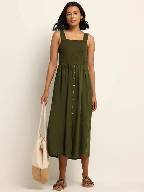 Women's drawstring athletic pants High - rise flare women jeans for a 70s - inspired look LOV Green Strappy Maxi Dress Women's drawstring athletic pants High - rise flare women jeans for a 70s - inspired look LOV Green Strappy Maxi Dress