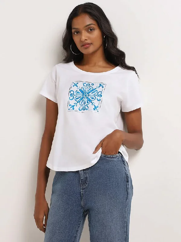 Women's pocket - equipped casual pants Button - fly women jeans with a traditional touch LOV White Printed Cotton T-Shirt Women's pocket - equipped casual pants Button - fly women jeans with a traditional touch LOV White Printed Cotton T-Shirt