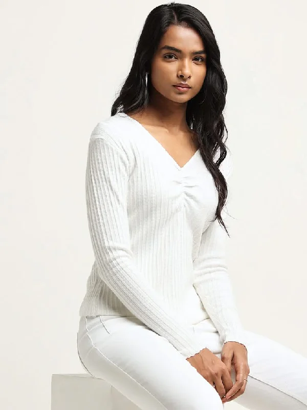 Women's linen summer pants High - rise flare women jeans for a 70s - inspired look LOV White Ribbed V Neck Top