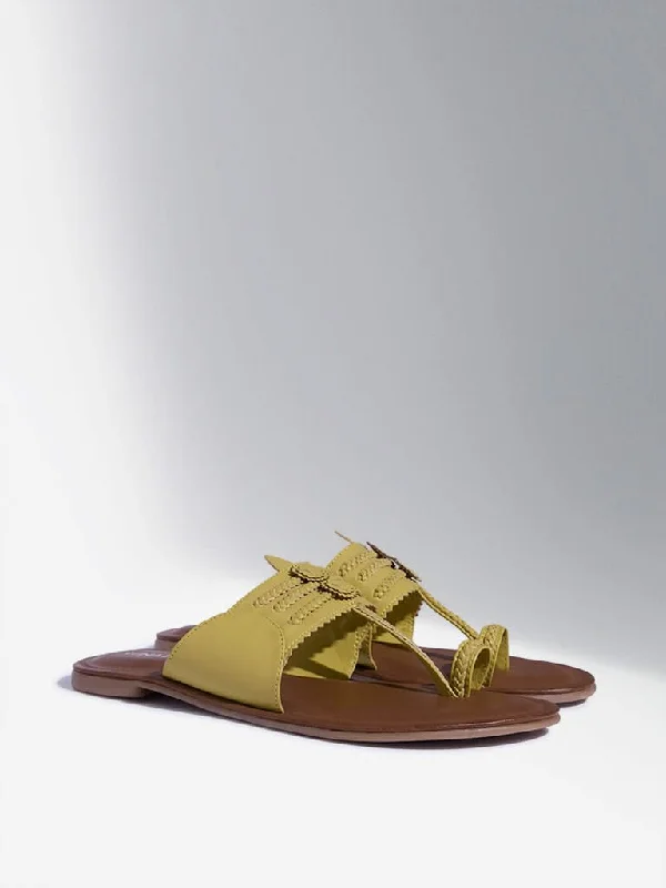 Women's pants for garden parties Colored women jeans in vibrant hues like red and yellow LUNA BLU Lime Braided Design Kolhapuri Sandals Women's pants for garden parties Colored women jeans in vibrant hues like red and yellow LUNA BLU Lime Braided Design Kolhapuri Sandals