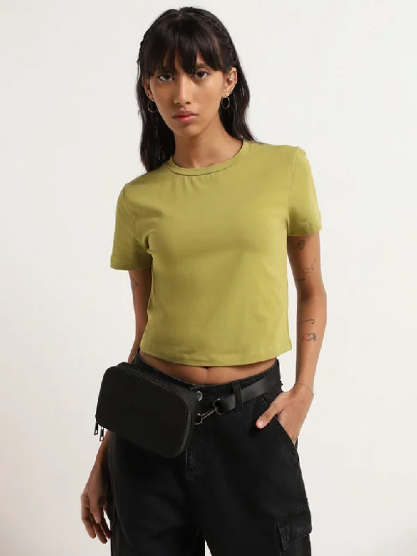Women's unisex - style casual pants Ripped women jeans for a rebellious and fashion - forward style Nuon Solid Green Cotton Blend Crop T-Shirt Women's unisex - style casual pants Ripped women jeans for a rebellious and fashion - forward style Nuon Solid Green Cotton Blend Crop T-Shirt