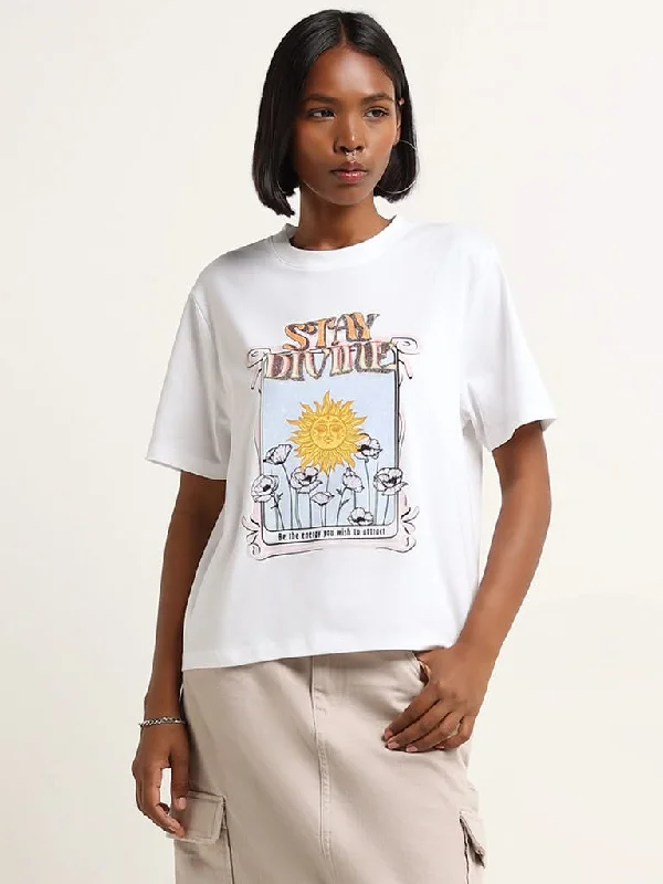 Women's sequined party pants Mom jeans for a nostalgic and casual look Nuon White Contrast Print Cotton T-Shirt