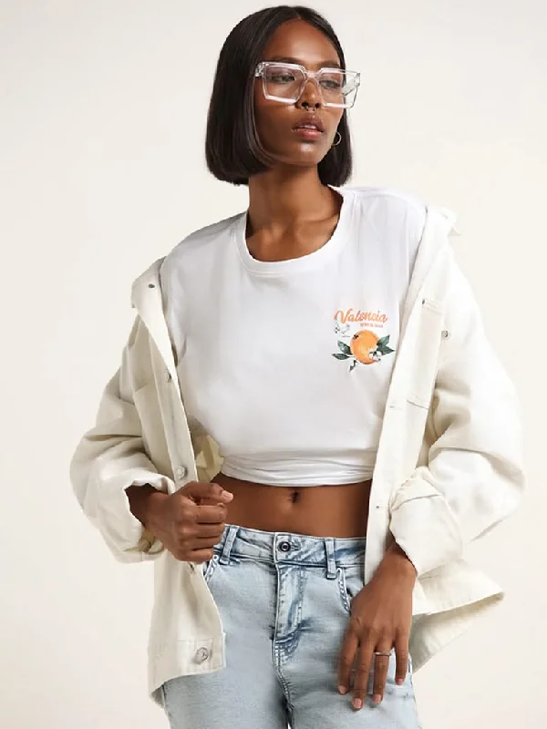 Women's button - fly jeans pants Wide - leg women jeans for a modern and relaxed vibe Nuon White Contrast Print Cotton T-Shirt