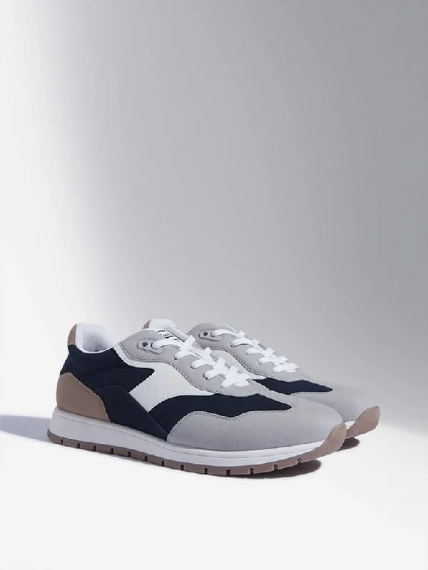 Women's on - sale casual pants Light - wash women jeans for a fresh and summery appearance SOLEPLAY Navy Colour-Blocked Sneakers
