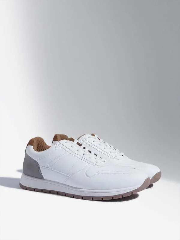 Women's flared office pants Ripped women jeans for a rebellious and fashion - forward style SOLEPLAY White Stitch Pattern Sneakers