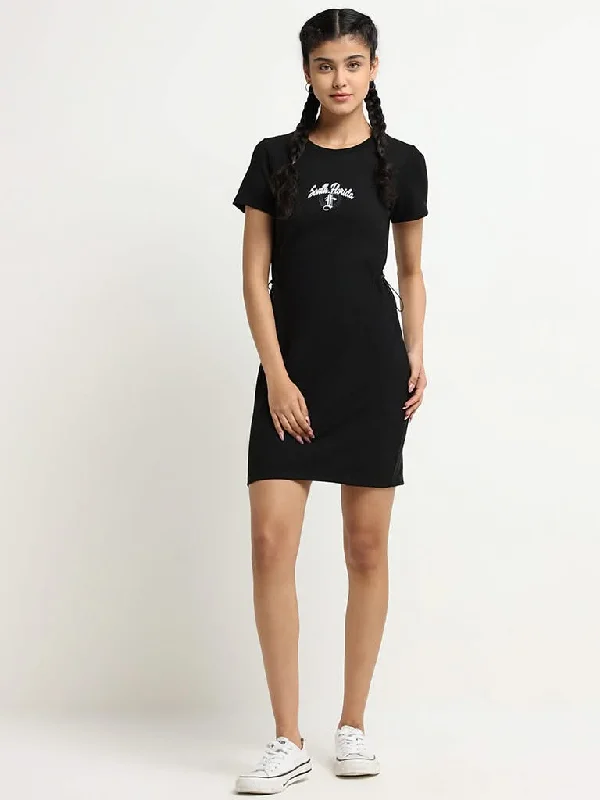 Women's checked casual pants Skinny women jeans with a form - fitting design Studiofit Black Cinched Waist T-Shirt Straight Dress Women's checked casual pants Skinny women jeans with a form - fitting design Studiofit Black Cinched Waist T-Shirt Straight Dress