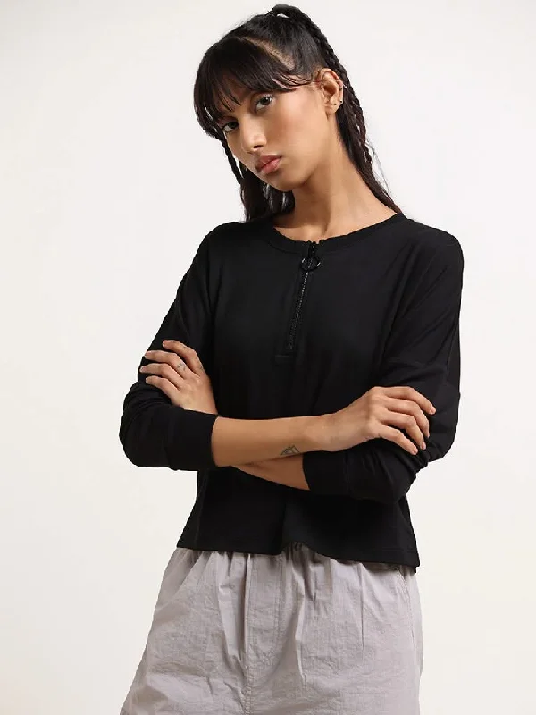 Women's elastic - waist lounge pants Acid - wash women jeans with a retro finish Studiofit Black Zipper Cotton T-Shirt Women's elastic - waist lounge pants Acid - wash women jeans with a retro finish Studiofit Black Zipper Cotton T-Shirt