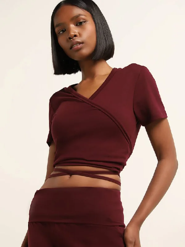Women's flared office pants Ripped women jeans for a rebellious and fashion - forward style Superstar Dark Brown Crop Top