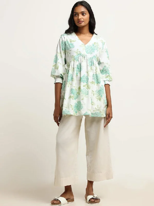 Women's checked casual pants Skinny women jeans with a form - fitting design Utsa Aqua Green Floral Printed Cotton Kurti