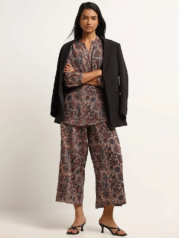 Women's matching top and pants set Mom jeans for a nostalgic and casual look Utsa Beige Floral Print Kurti