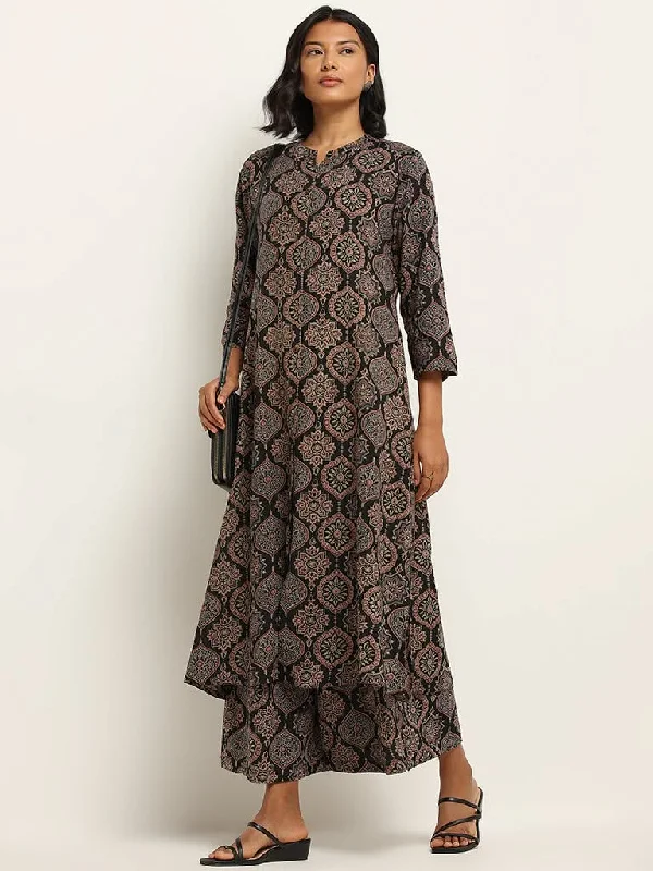 Women's fall - appropriate corduroy pants Distressed women jeans for a trendy and edgy look Utsa Black A-Line Printed Kurta