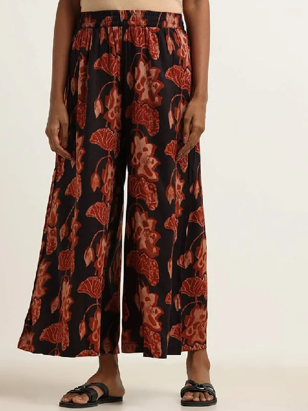 Women's camo outdoor pants Colored women jeans in vibrant hues like red and yellow Utsa Black Floral Print Palazzos Women's camo outdoor pants Colored women jeans in vibrant hues like red and yellow Utsa Black Floral Print Palazzos