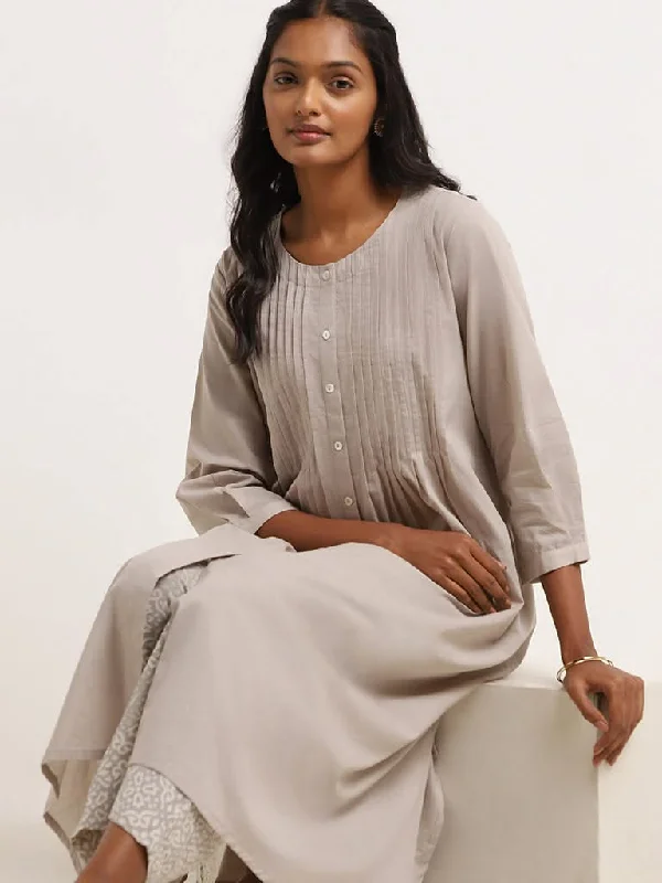 Women's pants with quick - dry fabric Button - fly women jeans with a traditional touch Utsa Grey Pintuck Cotton Buttoned Down Kurta