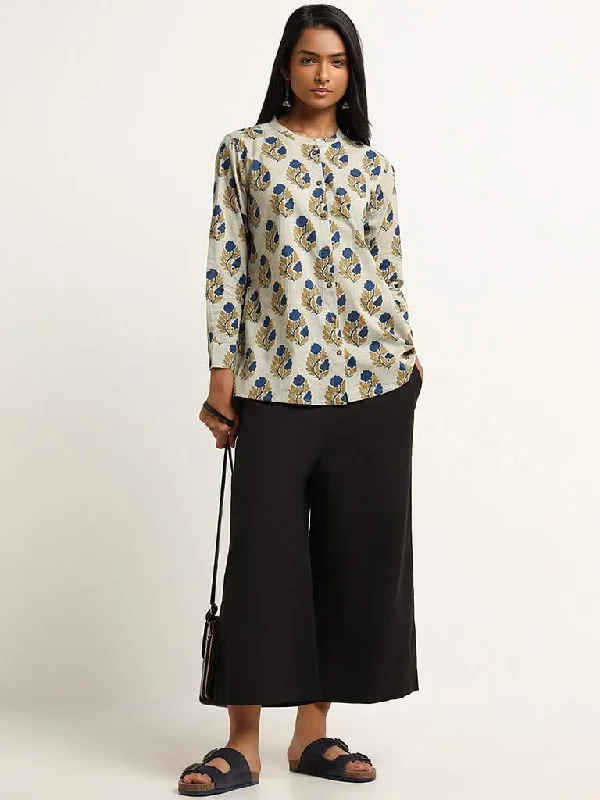 Women's denim shorts - style pants Light - wash women jeans for a fresh and summery appearance Utsa Indigo Floral Print Cotton Tunic