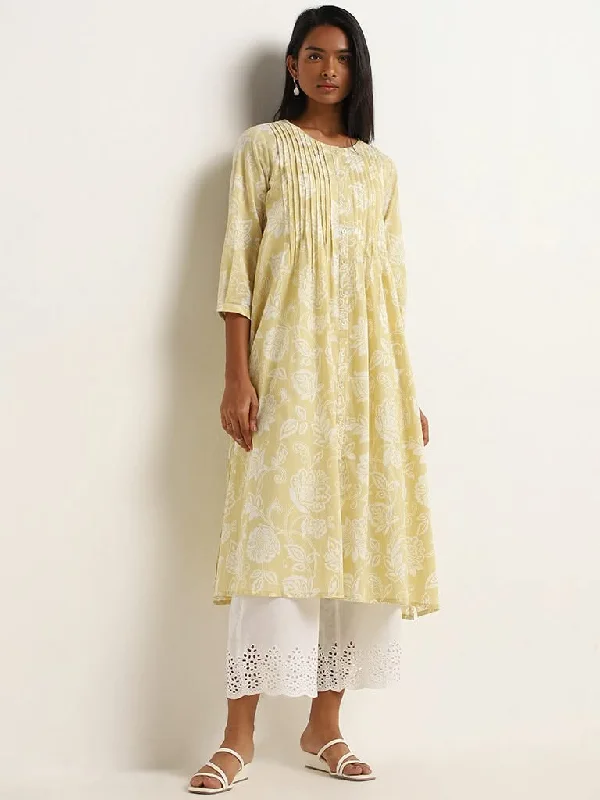Women's ruffled hem dress pants Cargo women jeans with multiple pockets for added functionality Utsa Light Yellow Printed Cotton A-Line Kurta