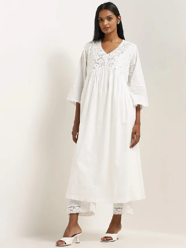 Women's spring - fresh floral pants Skinny women jeans with a form - fitting design Utsa White Embroidered Cotton A-Line Kurta Women's spring - fresh floral pants Skinny women jeans with a form - fitting design Utsa White Embroidered Cotton A-Line Kurta