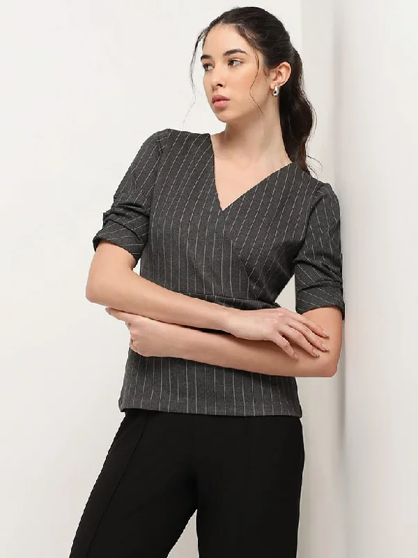 Women's petite - fit skinny pants High - waisted women jeans for a flattering silhouette Wardrobe Grey Wrap Striped Top Women's petite - fit skinny pants High - waisted women jeans for a flattering silhouette Wardrobe Grey Wrap Striped Top