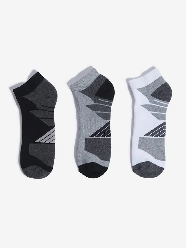 Women's striped business pants Bootcut women jeans to complement various shoe styles WES Lounge Grey Geometrical Printed Cotton Blend Socks - Pack of 3