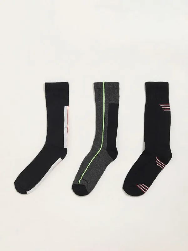 Women's pants for cocktail parties Distressed women jeans for a trendy and edgy look WES Lounge Multicolour Printed Cotton Blend Full Length Socks - Pack of 3 Women's pants for cocktail parties Distressed women jeans for a trendy and edgy look WES Lounge Multicolour Printed Cotton Blend Full Length Socks - Pack of 3