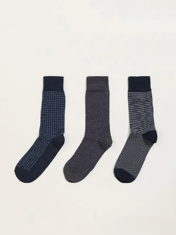 Women's pants with hidden pockets Embellished women jeans with studs or rhinestones for a glamorous touch WES Lounge Multicolour Printed Cotton Blend Full Length Socks - Pack of 3 Women's pants with hidden pockets Embellished women jeans with studs or rhinestones for a glamorous touch WES Lounge Multicolour Printed Cotton Blend Full Length Socks - Pack of 3