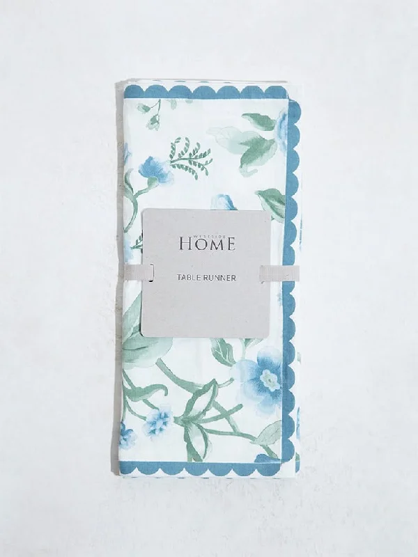 Women's expensive designer pants Dark - wash women jeans for a sophisticated and slimming effect Westside Home Blue Oriental Floral Runner Women's expensive designer pants Dark - wash women jeans for a sophisticated and slimming effect Westside Home Blue Oriental Floral Runner