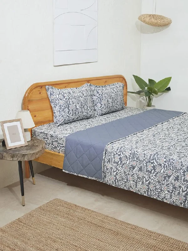 Women's pants with hidden pockets Embellished women jeans with studs or rhinestones for a glamorous touch Westside Home Dusty Blue Floral Print Double Bed Comforter Women's pants with hidden pockets Embellished women jeans with studs or rhinestones for a glamorous touch Westside Home Dusty Blue Floral Print Double Bed Comforter