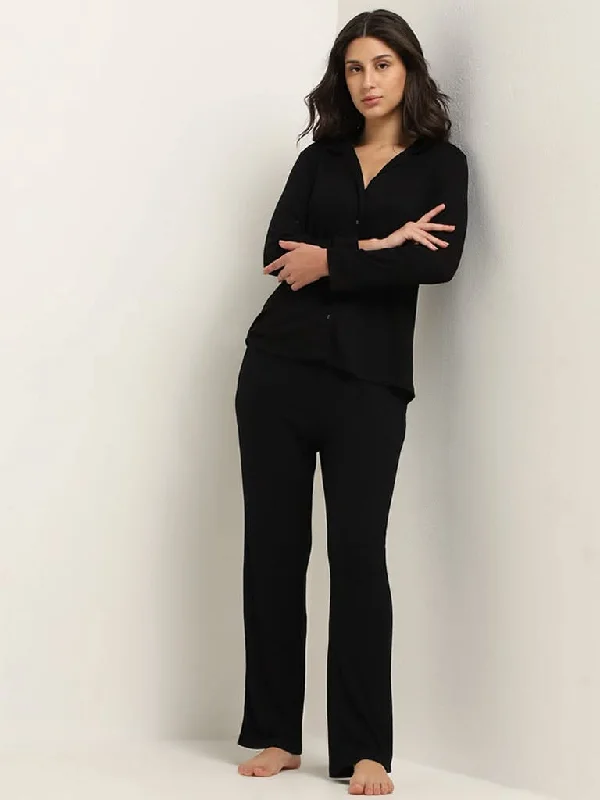 Women's pants for theme park visits Mom jeans for a nostalgic and casual look Wunderlove Black Ribbed Straight-Fit Supersoft Pants Women's pants for theme park visits Mom jeans for a nostalgic and casual look Wunderlove Black Ribbed Straight-Fit Supersoft Pants