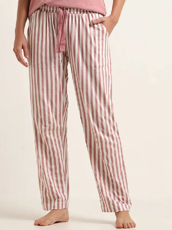 Women's petite - fit skinny pants High - waisted women jeans for a flattering silhouette Wunderlove Blush Pink Striped Cotton Mid Rise Pyjamas Women's petite - fit skinny pants High - waisted women jeans for a flattering silhouette Wunderlove Blush Pink Striped Cotton Mid Rise Pyjamas