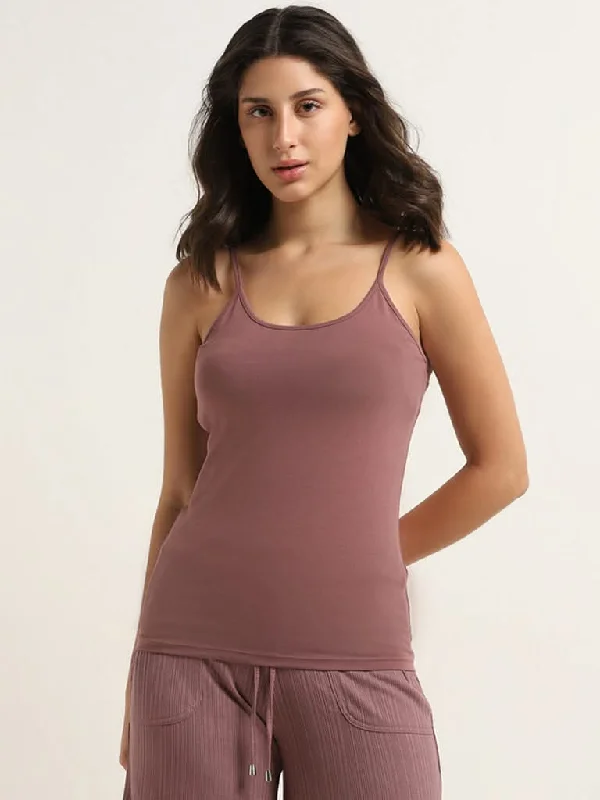 Women's drawstring athletic pants High - rise flare women jeans for a 70s - inspired look Wunderlove Dark Mauve Solid Cotton Blend Camisole Women's drawstring athletic pants High - rise flare women jeans for a 70s - inspired look Wunderlove Dark Mauve Solid Cotton Blend Camisole