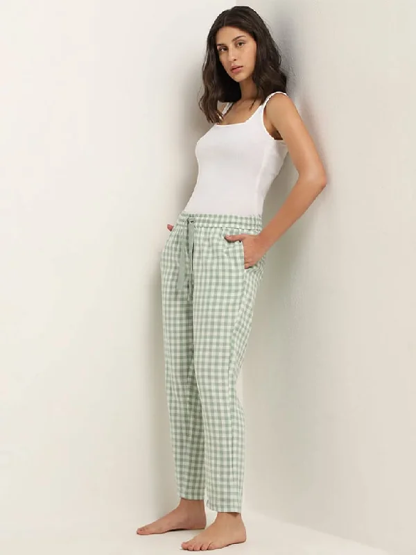 Women's two - piece pant set Ripped women jeans for a rebellious and fashion - forward style Wunderlove Light Green Checks Design Cotton Straight-Fit Pants Women's two - piece pant set Ripped women jeans for a rebellious and fashion - forward style Wunderlove Light Green Checks Design Cotton Straight-Fit Pants