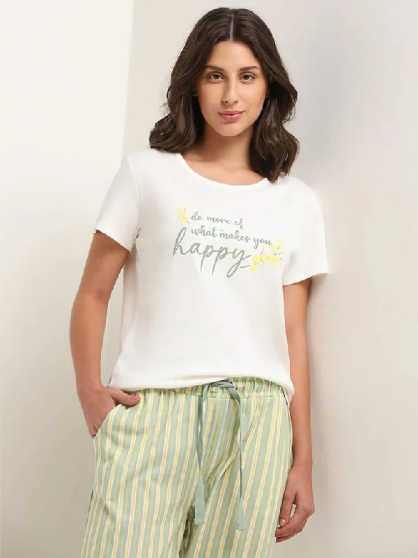 Women's recycled - material workout pants Wide - leg women jeans for a modern and relaxed vibe Wunderlove White Contrast Print Cotton T-Shirt Women's recycled - material workout pants Wide - leg women jeans for a modern and relaxed vibe Wunderlove White Contrast Print Cotton T-Shirt
