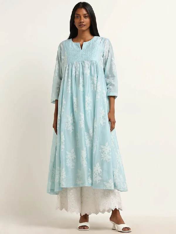 Women's checked casual pants Skinny women jeans with a form - fitting design Zuba Blue Bandhani Floral Design Cotton Blend A-Line Kurta with Camisole