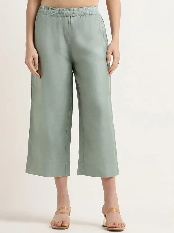 Women's pants for travel Embellished women jeans with studs or rhinestones for a glamorous touch Zuba Green Straight-Leg Pants Women's pants for travel Embellished women jeans with studs or rhinestones for a glamorous touch Zuba Green Straight-Leg Pants