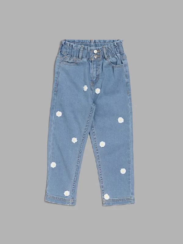 Women's pocket - equipped casual pants Button - fly women jeans with a traditional touch HOP Kids Floral Patch Light Blue Relaxed - Fit Mid - Rise Denim Jeans