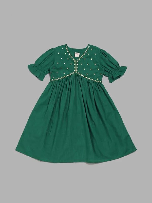 Women's tassel - adorned boho pants Embellished women jeans with studs or rhinestones for a glamorous touch Utsa Kids Emerald Green Floral Embroidered Gathered Dress (8 -14yrs)