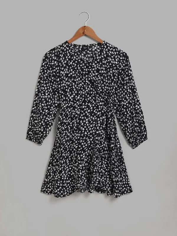 Women's pants for business trips Bootcut women jeans to complement various shoe styles Y&F Kids Black Floral Printed Dress