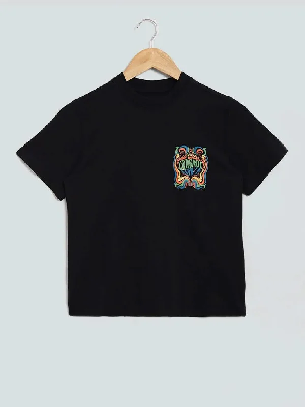 Women's eco - friendly organic pants Mom jeans for a nostalgic and casual look Y&F Kids Black Printed T-Shirt